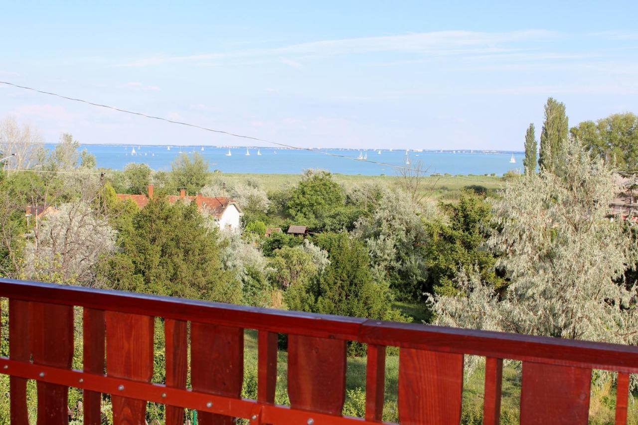 Lizi Apartman Alsóörs Exterior foto