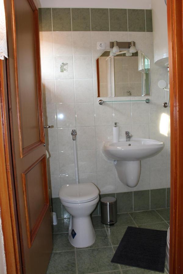 Lizi Apartman Alsóörs Exterior foto