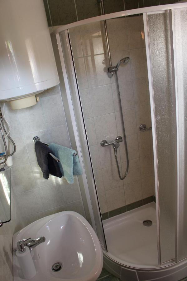 Lizi Apartman Alsóörs Exterior foto