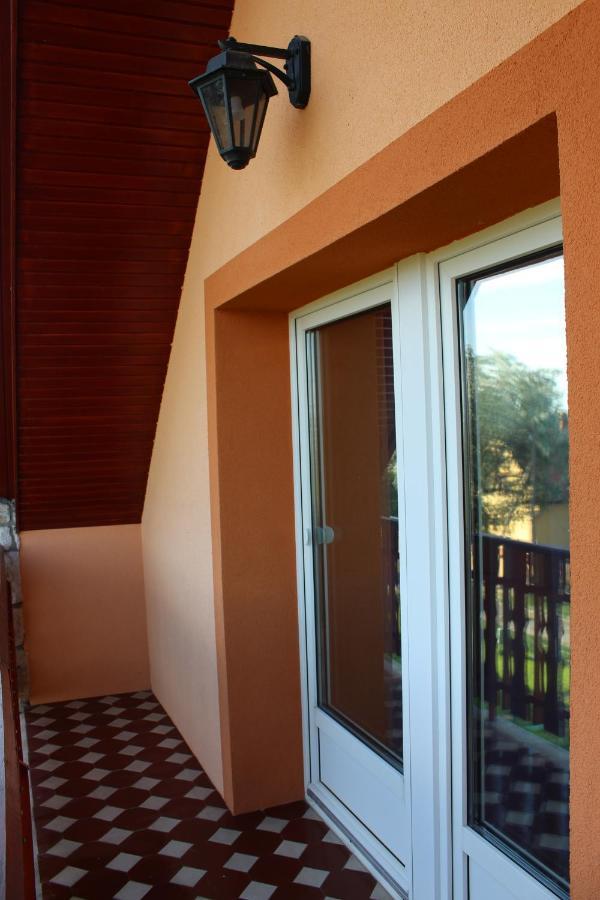 Lizi Apartman Alsóörs Exterior foto